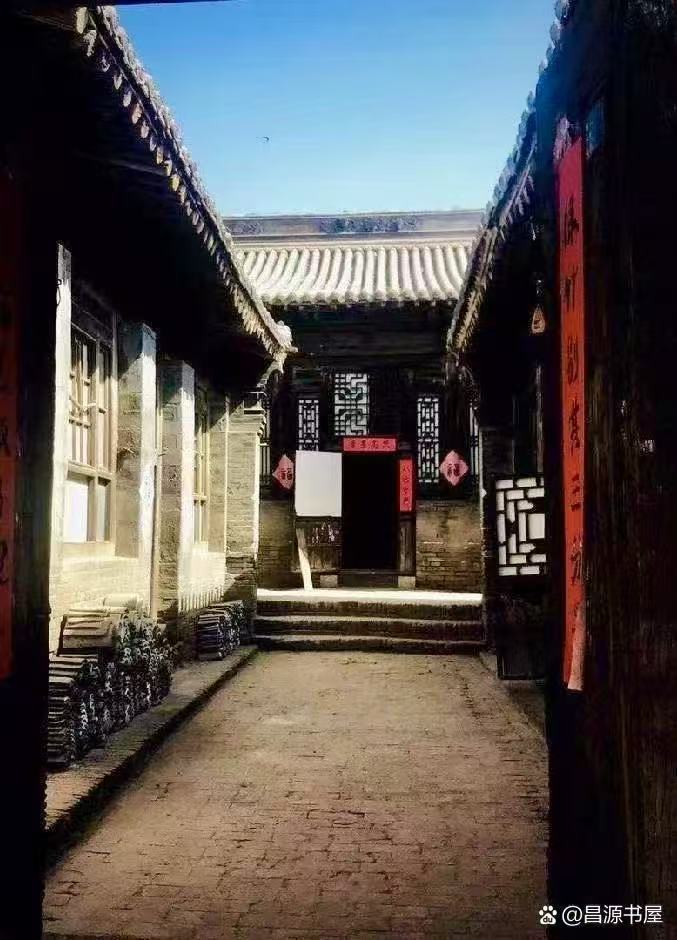 易罡笔下的根脉密码