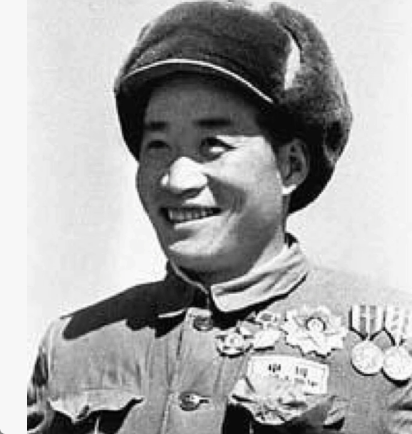 现代京剧《奇袭白虎团》主人公原型严伟才的英勇事迹