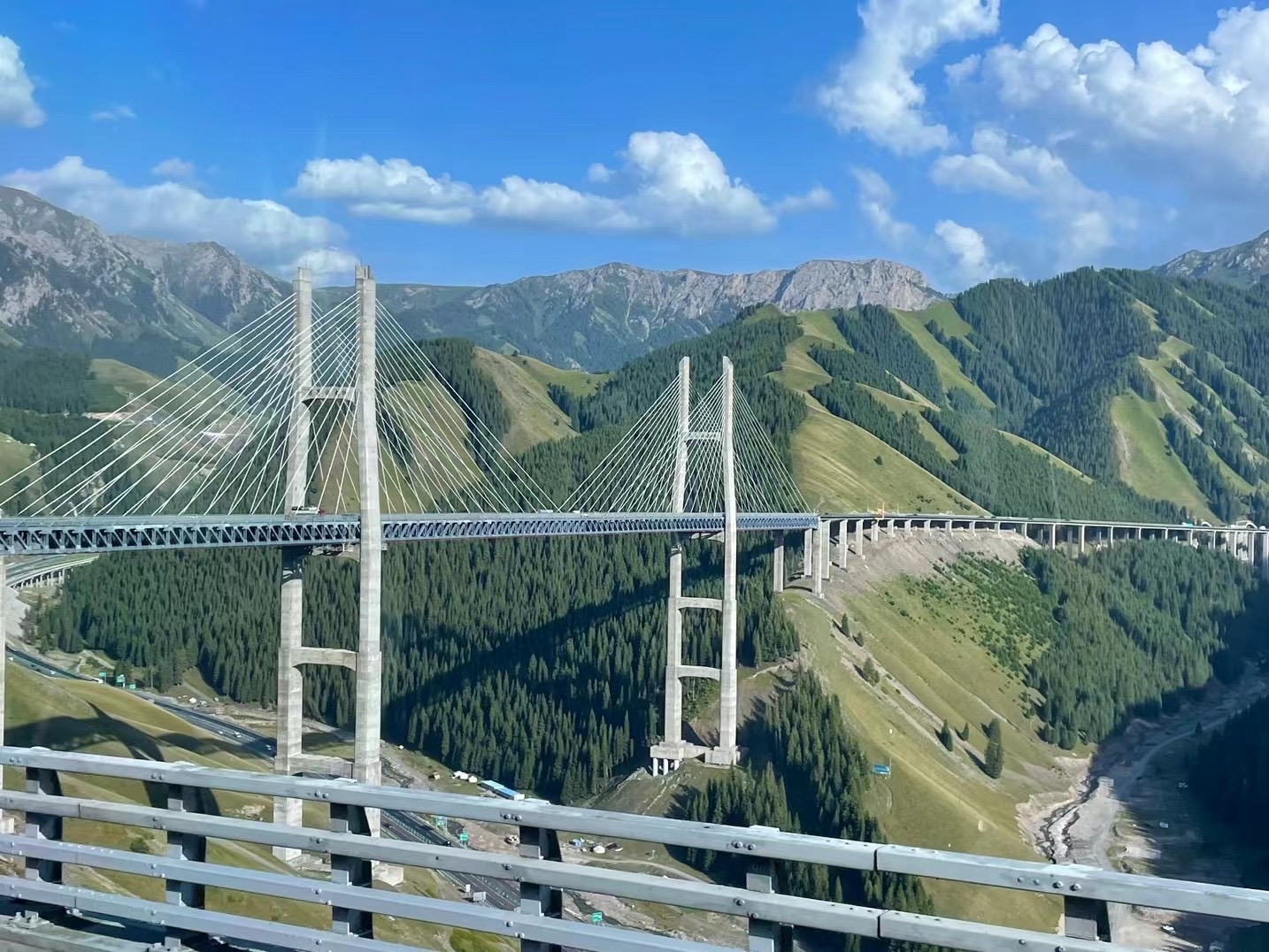 果子沟大桥